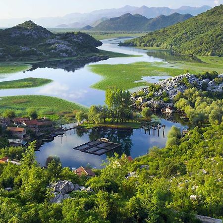 Lakeside Oasis Home Karuc ภายนอก รูปภาพ