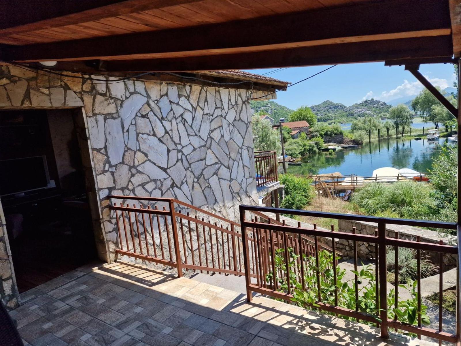 Lakeside Oasis Home Karuc ภายนอก รูปภาพ